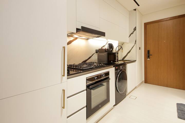 Cozy Studio | Trillionaire | Private Jacuzzi